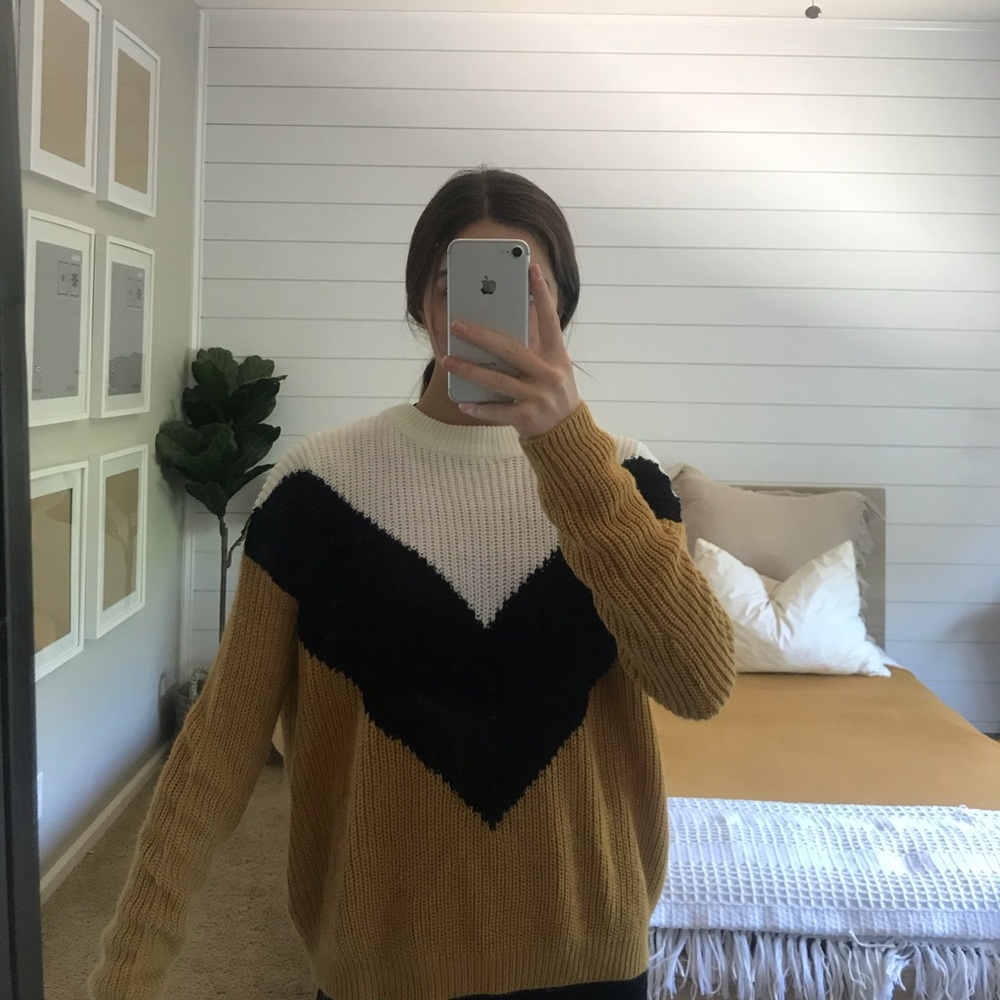 SWEATER